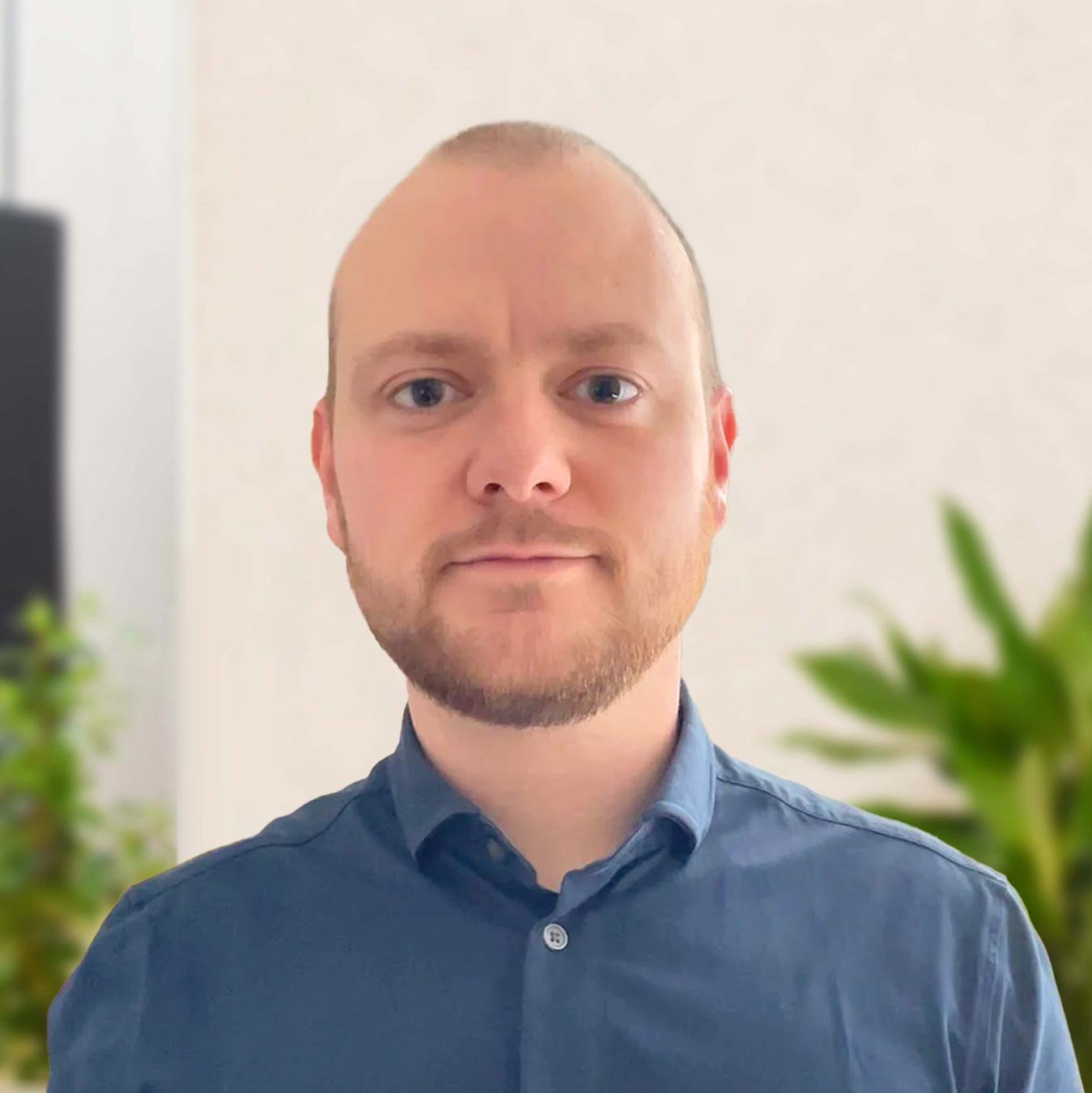 emil-protraet-billede-moedelokale-som-baggrund